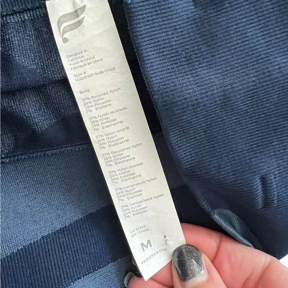 Fabletics Seamless High-Waisted Swirl Legging Navy‎ Blue Size M - Picture 8 of 10